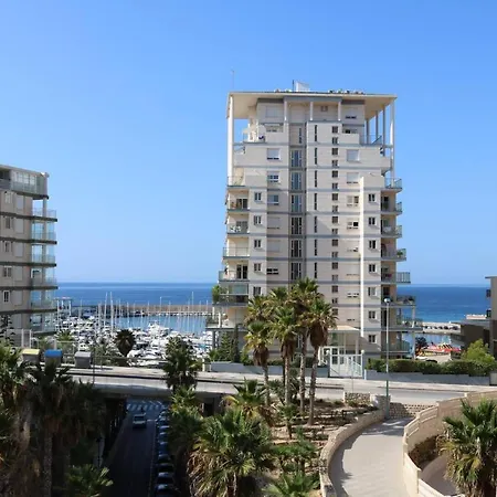 2 Bedrooms With Sea Views Apartmán